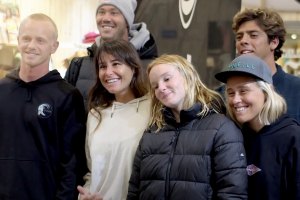 Enquanto aguardamos pelo reinicio do CT, este Domingo, vamos assistir a um exclusivo O'Neill com Caitlin Simmers e CIA