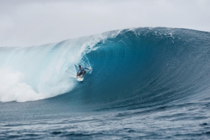 MELHORES CONDIÇÕES EM TEAHUPOO PROMETEM DOMINGO DE MUITA AÇÃO