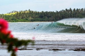 Lagundri Bay é uma das melhores ondas do globo.