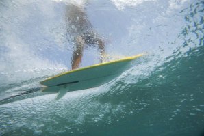 Josh Kerr numa imagem subaquática em Sultans.