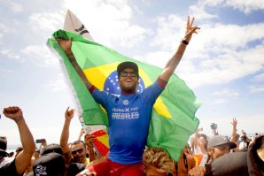 Filipe Toledo  venceu a prova de Trestles em 2017. Será que o vai repetir nas WSL Finals? - click por WSL / STEVE SHERMAN 