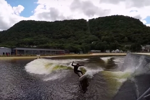 CEO da GoPro nas ondas da Surf Snowdonia