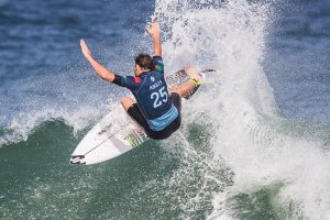 Mais uma vitória para Kikas e a presença no Round 3 do Oi Rio Pro.