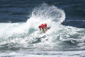 Os Chineses também sabem surfar... ! Aqui Yang Siqi num momento de pura tecnica