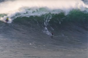 Bem-vinda de volta, Nazaré! - Registos do primeiro grande swell da temporada
