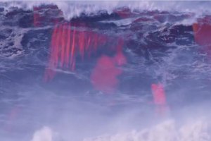 SURFISTAS, ONDAS E MULHERES - UM BIG WEDNESDAY CRIATIVO NA NAZARÉ
