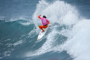 CARISSA MOORE ESTÁ COMPROMETIDA