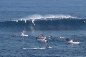 O MAIOR TUBO DE SEMPRE SURFADO POR UMA MULHER EM JAWS?