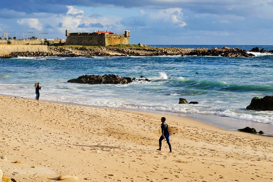 Praia de Matosinhos desaconselhada a banhos até março de 2017.