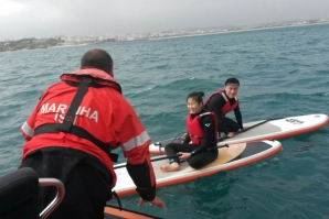 PRATICANTES DE SUP RESGATADOS EM LAGOS