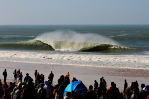 SURF DE ALTA PERFORMANCE EM SUPER TUBOS