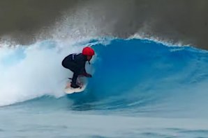 Português de 10 anos de idade foi experimentar a nova piscina de ondas de Bristol