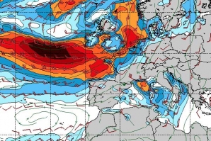 COSTA FRANCESA AGUARDA SWELL GIGANTE PARA SEGUNDA-FEIRA; PORTUGAL TAMBÉM SERÁ AFETADO