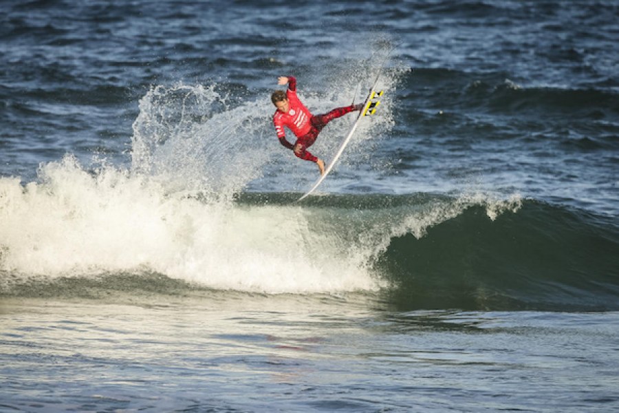Jesse Mendes volta a estar na luta pela qualificação para o WCT 2017