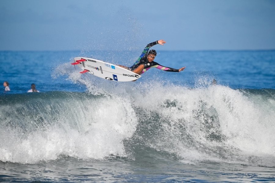 Red Bull aposta em Tya Zebrowski, a surfista mais jovem de sempre a competir no Championship Tour