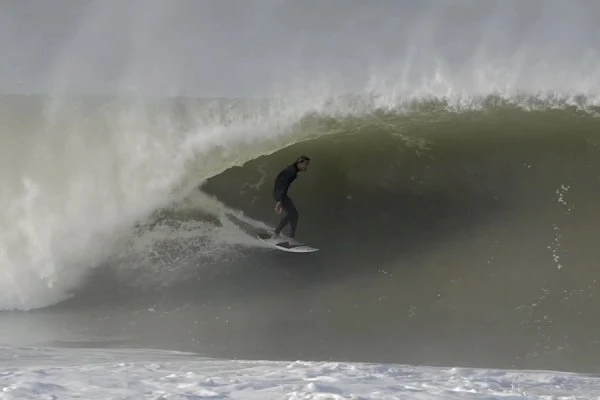 Supertubos clássico: tubos a bombar o dia inteiro !
