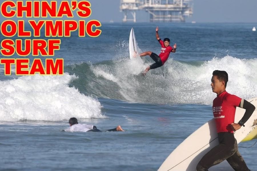 Equipa olímpica de surf da China treina em Huntington Beach