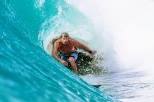 Mick Fanning narra o surf perfeito em Snapper Rocks, com Dimity Stoyle, Kelly Slater, Joel Parkinson, e outros