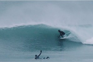 ENTUBANDO NA ISLÂNDIA, A NOVA “SURF ADVENTURE” MUNDIAL