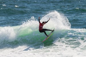 Quatro portugueses apurados para o dia das finais no Caparica Surf Fest 2025