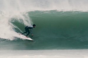 A dança de Italo Ferreira nos Supertubos