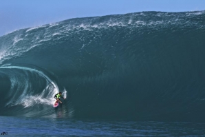 Por falar em perigo: Teahupo’o está em grande