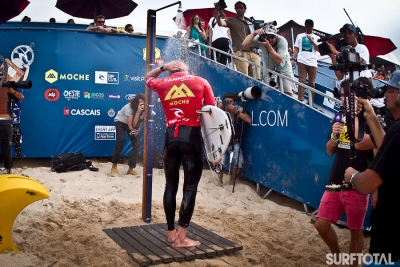 MICK FANNING NÃO CONSEGUE ULTRAPASSAR PARKO