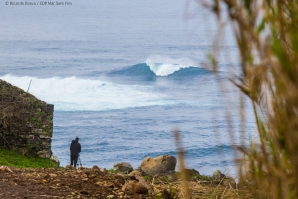 À CONQUISTA DAS ONDAS GRANDES NOS AÇORES