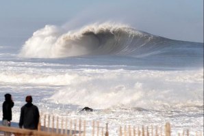 Surfistas de New Jersey enfrentam ondulação histórica