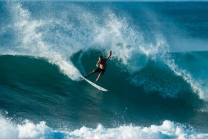 11 meses depois, Bede Durbidge vai voltar a vestir uma licra de competição.