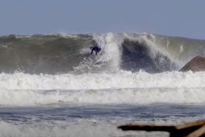 Josh Kerr desliza nas direitas perfeitas de Barra de la Cruz