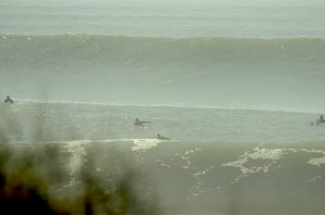 Tubos d&#039;agua, 4 dias de tubos grandes e perfeitos na costa Portuguesa