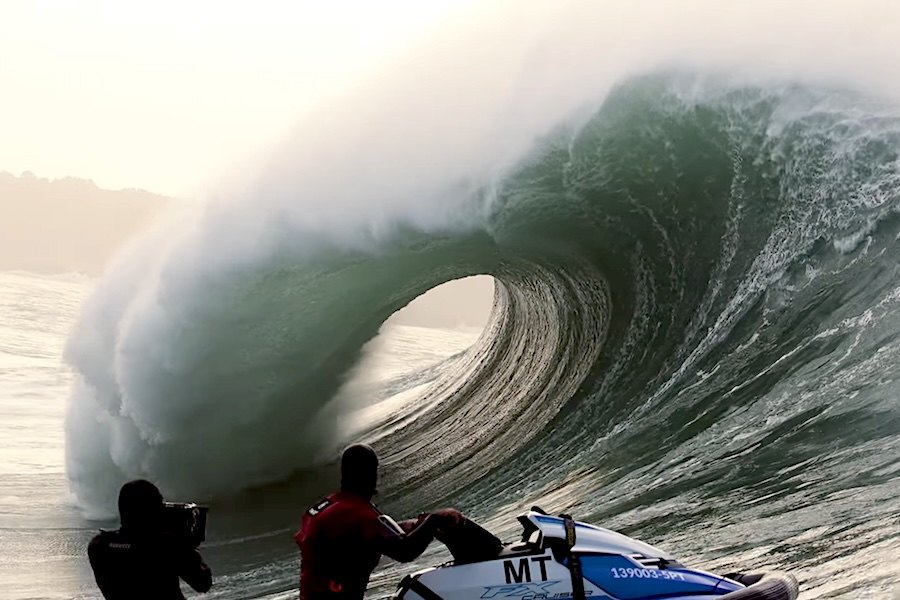 O olhar de quem conta as histórias da Nazaré por trás da lente