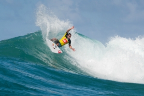 TIAGO PIRES ELIMINADO POR KELLY SLATER