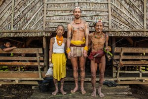 Rob Henry passou 8 anos a viver com os indígenas das Mentawai.