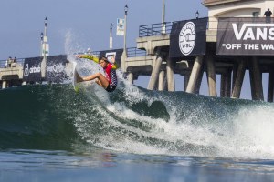 A rookie Kelly Andrew foi uma das surpresas do dia ao eliminar a tricampeã mundial Carissa Moore.