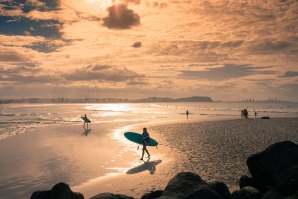 Fãs do surf rumam ao Estoril
