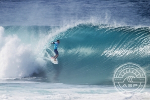 Gabriel Medina alcançou o score mais alto do 1.º dia com 18,67 pontos em 20 possíveis.