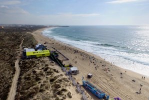 Vista aérea da estrutura em Peniche