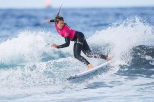 Ótimo desempenho de Camilla Kemp colocam-na no Round 3.