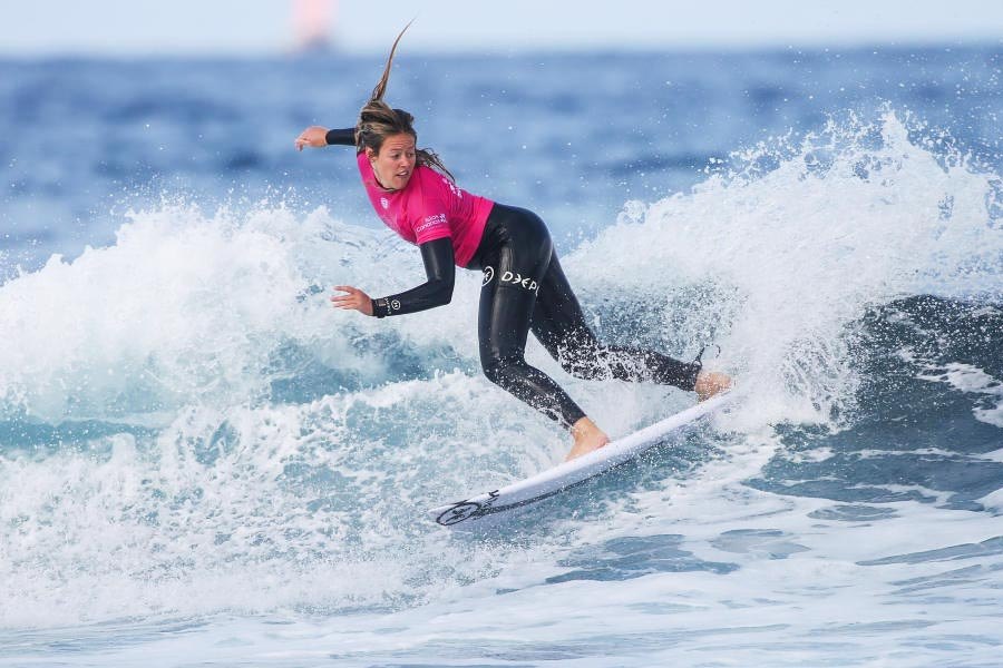 Ótimo desempenho de Camilla Kemp colocam-na no Round 3.