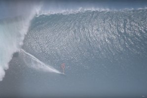 Eloi Lorenzo Junior a desafiar os limites em Uluwatu