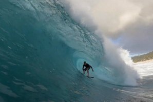 Nathan Behl revela as imagens das suas sessões de surf no Havai