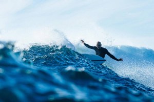 Kelly Slater a iniciar uma curva na Austrália.