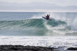 Mick Fanning está mais uma vez a caminho de um bom resultado 