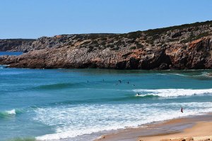 Roubos são frequentes nos estacionamentos de praias algarvias. 