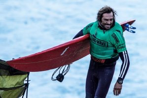 João de Macedo faz hoje a estreia em Pe&#039;ahi, famoso spot de ondas grande de Maui. 