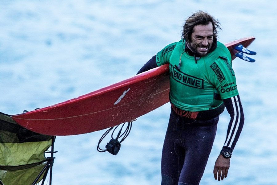 João de Macedo faz hoje a estreia em Pe'ahi, famoso spot de ondas grande de Maui.