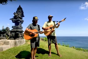 Jack Johnson e Rob Machado ofereceram concerto inesquecível em Uluwatu