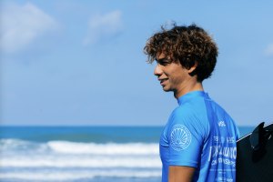 Bronson Meydi (INA) campeão mundial junior WSL